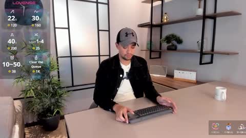 Snapshot of edward_maxx chatting on January 17, 3:34 am Eduardo online show from January 17, 3:34 am