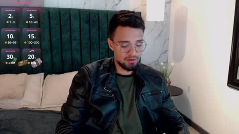 Snapshot of edward_maxx chatting on December 3, 3:51 am Eduardo online show from December 3, 3:51 am