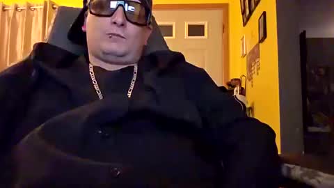 edwardaims_2please online show from October 18, 2:49 am