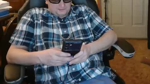 edwardaims_2please online show from December 19, 3:47 am