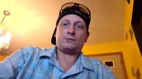 edwardaims_2please online show from October 19, 5:12 am