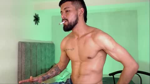 Snapshot of eevil_boys_77 chatting on September 27, 5:33 pm eevil_boys_77 online show from September 27, 5:33 pm