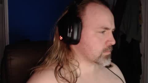 Snapshot of ehmac84 chatting on February 23, 8:09 pm Eh Mac online show from February 23, 8:09 pm