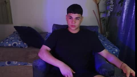 Eithan online show from April 8, 8:28 pm