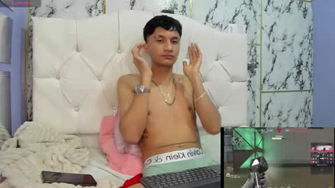 Elian Julian online show from November 29, 1:29 am