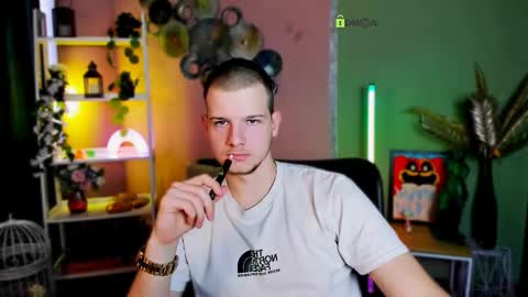 Snapshot of eliot_meow chatting on September 21, 12:38 pm eliot_meow online show from September 21, 12:38 pm