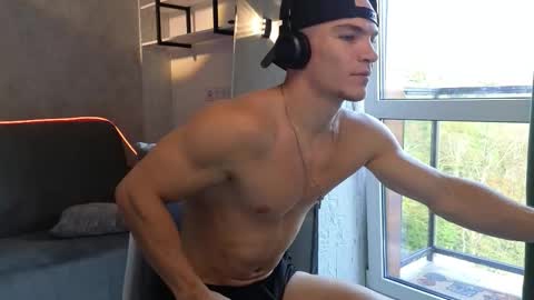 elliot_muscle04 online show from September 19, 7:09 am