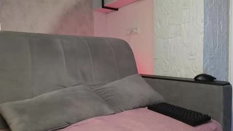 elliot_muscle04 online show from March 7, 4:05 pm