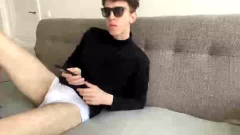 Elliot online show from May 11, 9:22 am