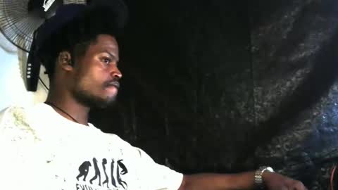 Snapshot of elniga21 chatting on December 8, 3:00 am EL NIIGGGAA 21 EL NIGGA 21 online show from December 8, 3:00 am