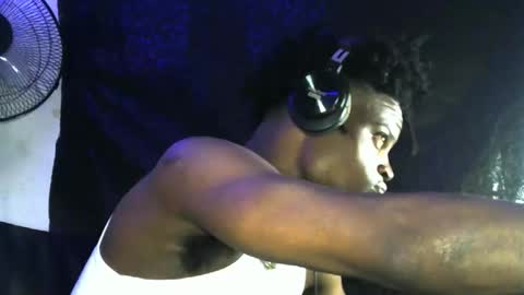 Snapshot of elniga21 chatting on January 11, 10:18 pm EL NIIGGGAA 21 EL NIGGA 21 online show from January 11, 10:18 pm