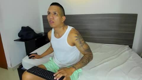 elpredy_ online show from November 24, 12:39 pm