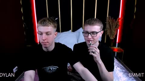 Emmit online show from March 29, 8:42 pm