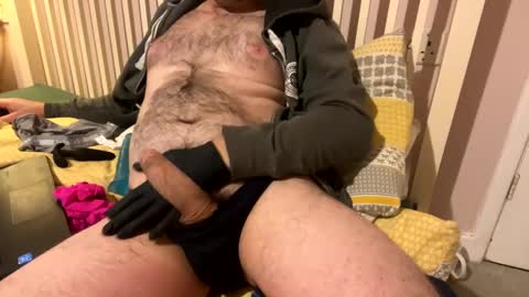 Snapshot of englishshyguyuk chatting on December 3, 8:28 pm englishshyguyuk online show from December 3, 8:28 pm