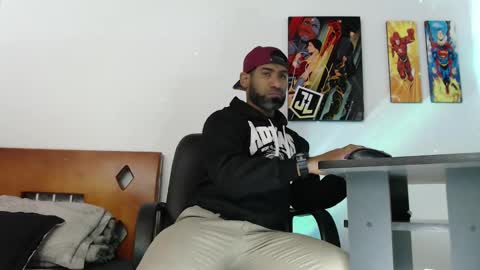 enriblack92 online show from December 30, 12:22 am