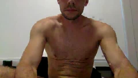 Snapshot of enzo_0707 chatting on January 19, 2:57 am enzo_0707 online show from January 19, 2:57 am