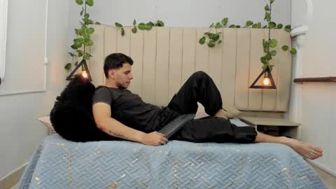 ENZO online show from December 2, 2:42 pm