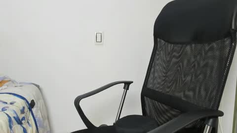 Enzo Aren online show from October 19, 2:16 am