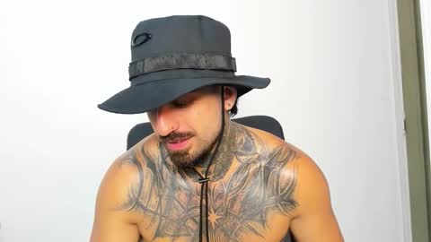 Enzo Aren online show from October 24, 1:18 am