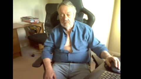 erasmus_d online show from March 31, 5:14 pm