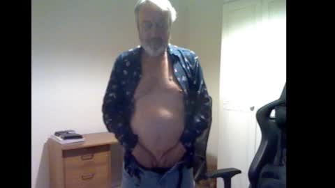 erasmus_d online show from October 19, 5:27 pm