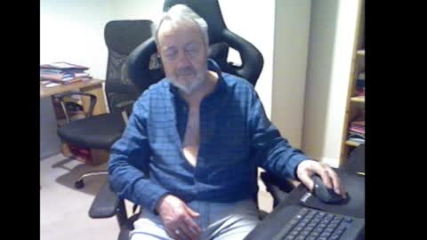 erasmus_d online show from February 7, 6:02 pm