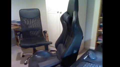 erasmus_d online show from December 2, 6:33 pm