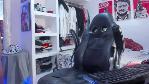 Snapshot of eren_blade_ chatting on September 18, 3:41 am Tht BOSS Eren online show from September 18, 3:41 am