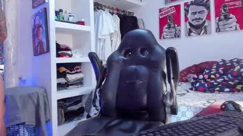 Snapshot of eren_blade_ chatting on September 20, 9:31 am Tht BOSS Eren online show from September 20, 9:31 am