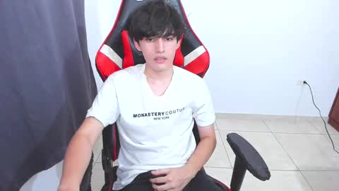 Snapshot of eren_tatakae chatting on October 4, 8:57 pm eren_tatakae online show from October 4, 8:57 pm