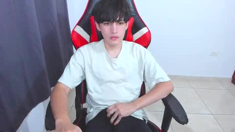 Snapshot of eren_tatakae chatting on September 11, 3:38 am eren_tatakae online show from September 11, 3:38 am