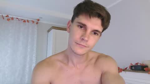 Snapshot of eric_crush chatting on October 6, 4:06 am Eric Crush online show from October 6, 4:06 am