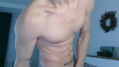 Snapshot of eric_crush chatting on December 17, 4:01 am Eric Crush online show from December 17, 4:01 am