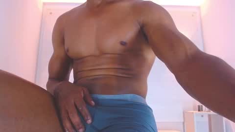 Eric Latino online show from February 6, 2:22 am
