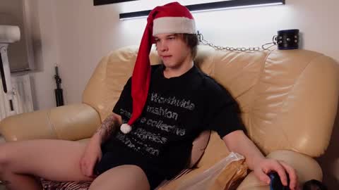    online show from December 6, 3:44 pm