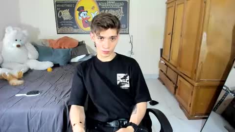 erick_de_rossee online show from March 28, 8:31 pm