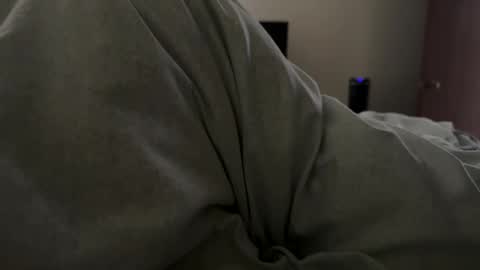 erik84915 online show from April 17, 2:09 pm