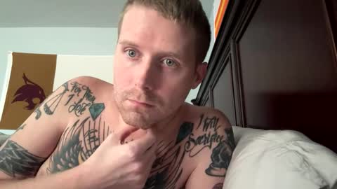 eriwat713 online show from March 4, 11:32 pm