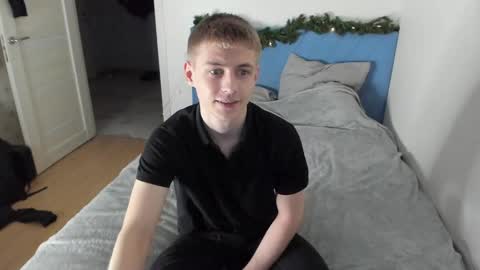 Max online show from February 28, 11:01 pm