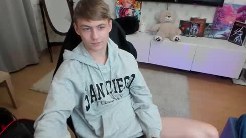 Max online show from September 29, 1:26 am