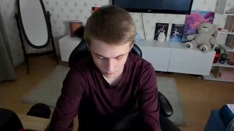 Max online show from February 6, 1:27 am