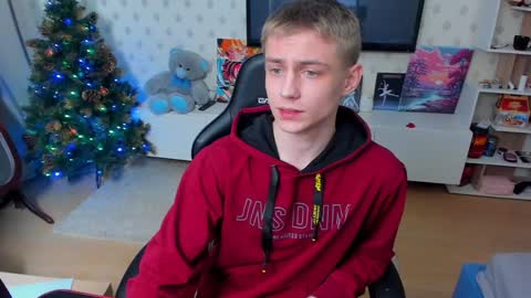 Max online show from January 8, 10:37 pm