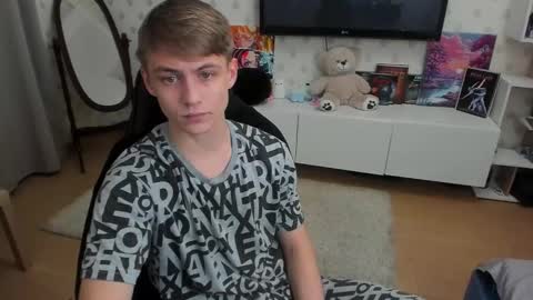Max online show from September 26, 1:03 am