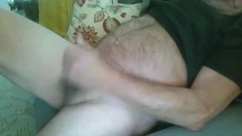 erndog1001 online show from December 3, 12:59 pm
