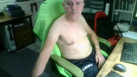 Snapshot of ernello chatting on September 22, 6:07 pm ernello online show from September 22, 6:07 pm