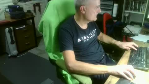 Snapshot of ernello chatting on September 24, 4:45 am ernello online show from September 24, 4:45 am