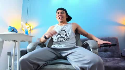 Snapshot of eross_santy chatting on September 25, 12:48 pm Eross online show from September 25, 12:48 pm