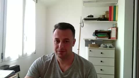 esibizionista 91 online show from May 6, 8:37 am