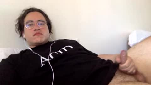 esiiiiiiiiis online show from May 21, 9:52 pm