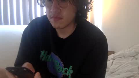 esiiis online show from October 19, 7:17 pm